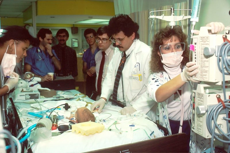 Cuidado Crítico Pediátrico y Neonatal